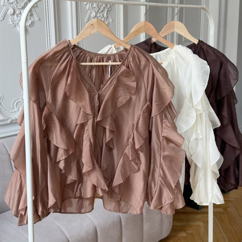 Damebluse med voluminøse rynker og elegant snit Stilla