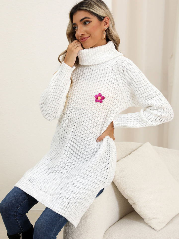 Dame strikpullover med højhalset krave og blomstret broderi-design Stilla