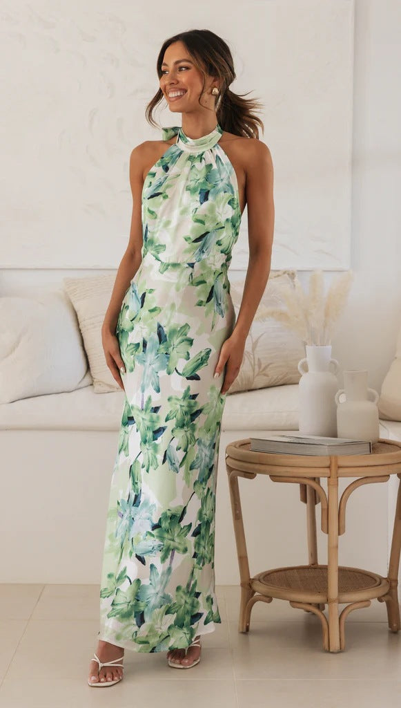 Kvinders maxikjole med høj hals halter design og blomstermønster