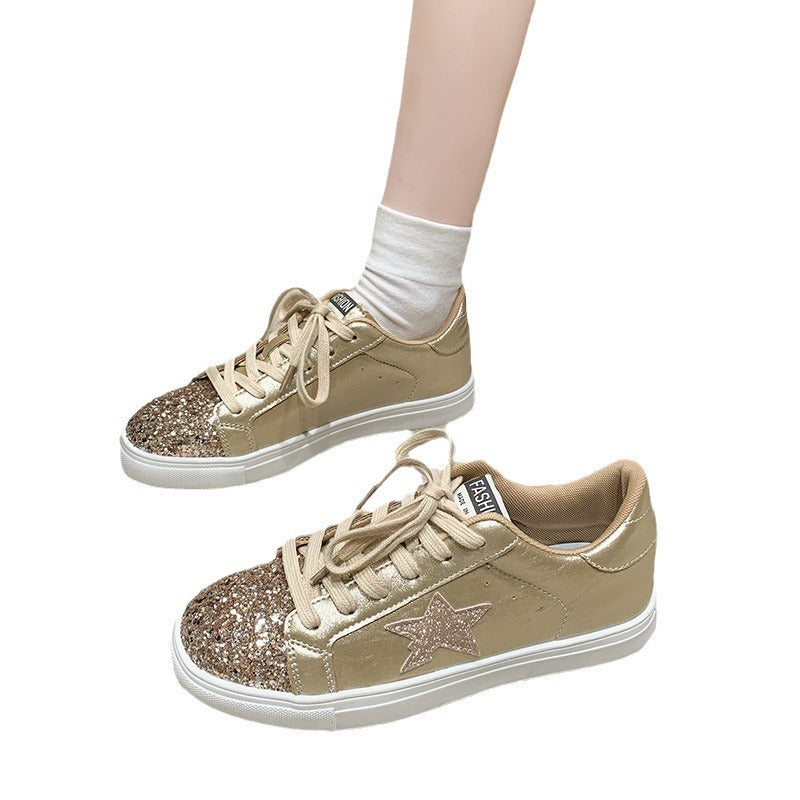 Dame mode Sneakers med glitrende aksenter og robust design Stilla