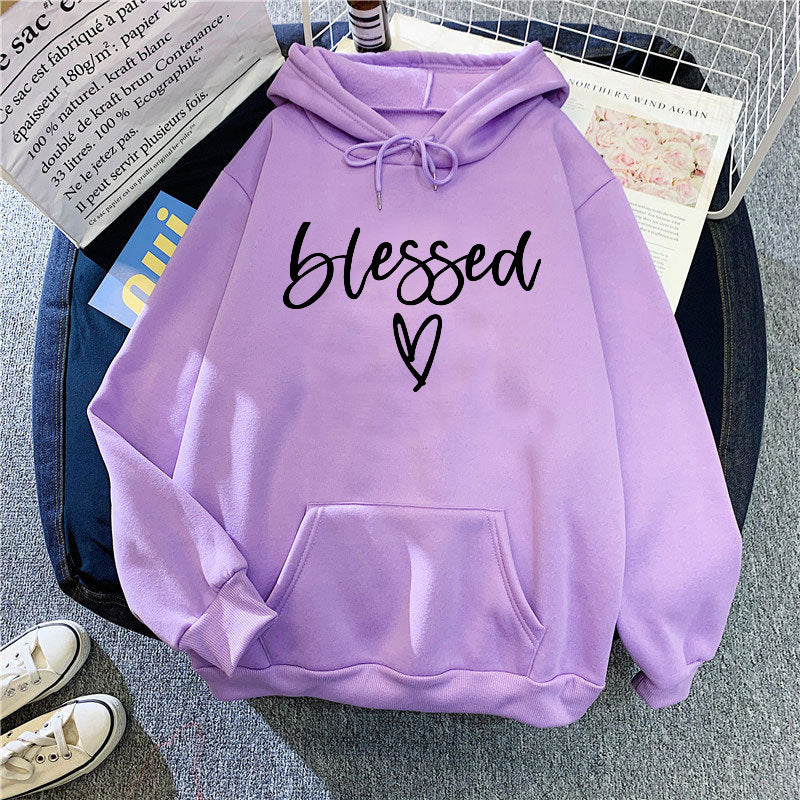 Kvindernes komfortable hoodie med inspirerende print Skovae