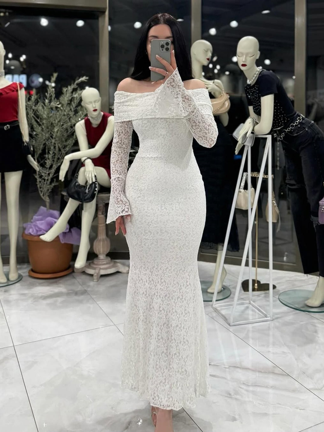 Damer Elegant Blondekjole med Off-Shoulder Design og Skøder Skovae