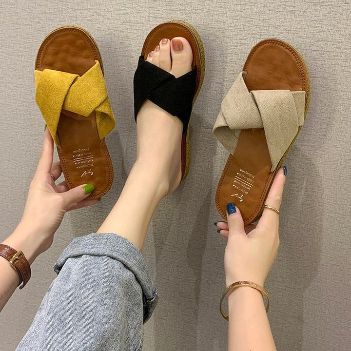 Dame Komfortable Sandaler med snoet remdesign og let polstret sål Stilla