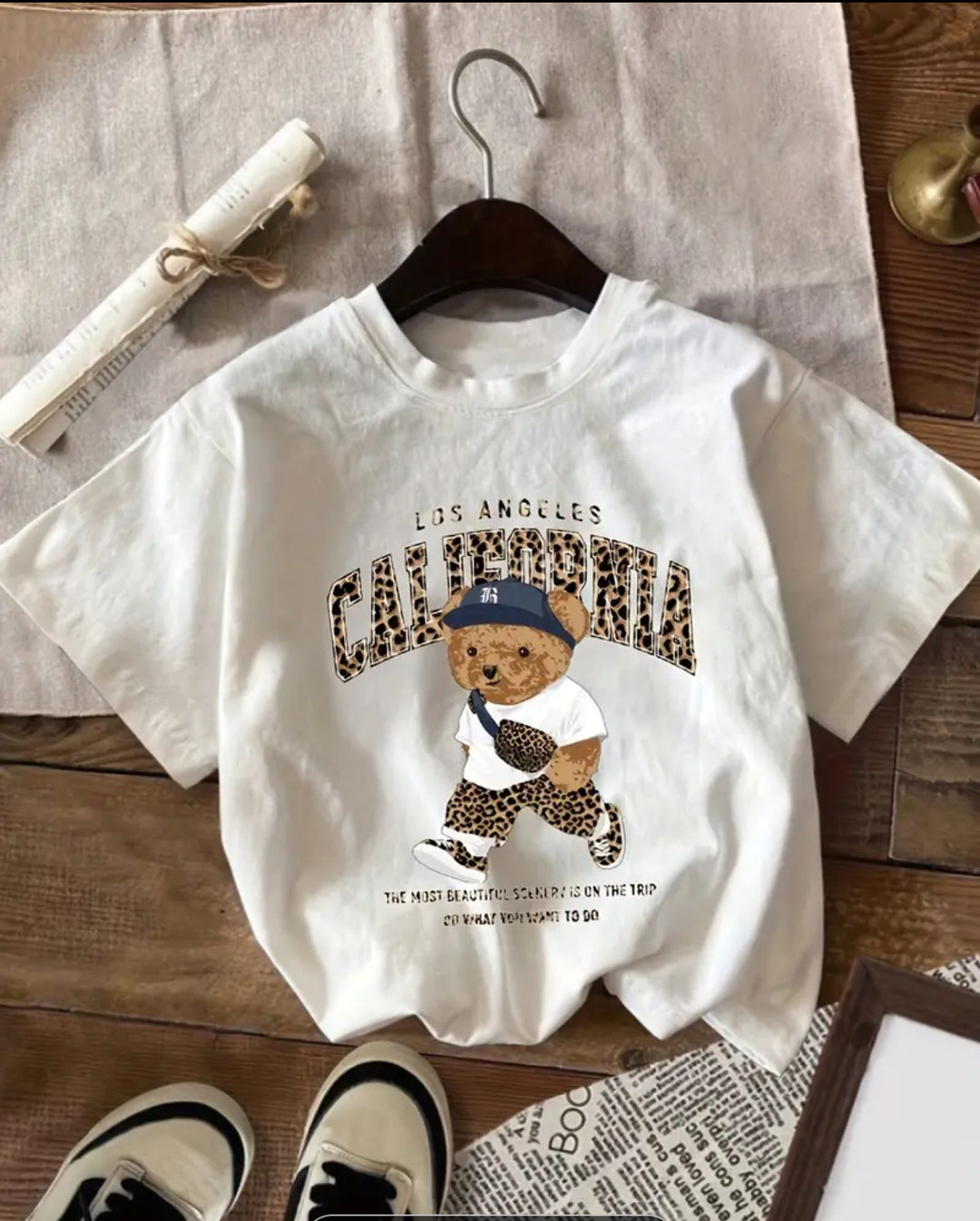 Dame T-shirt med kreativ bjørnedesign og afslappet Californien-design Stilla