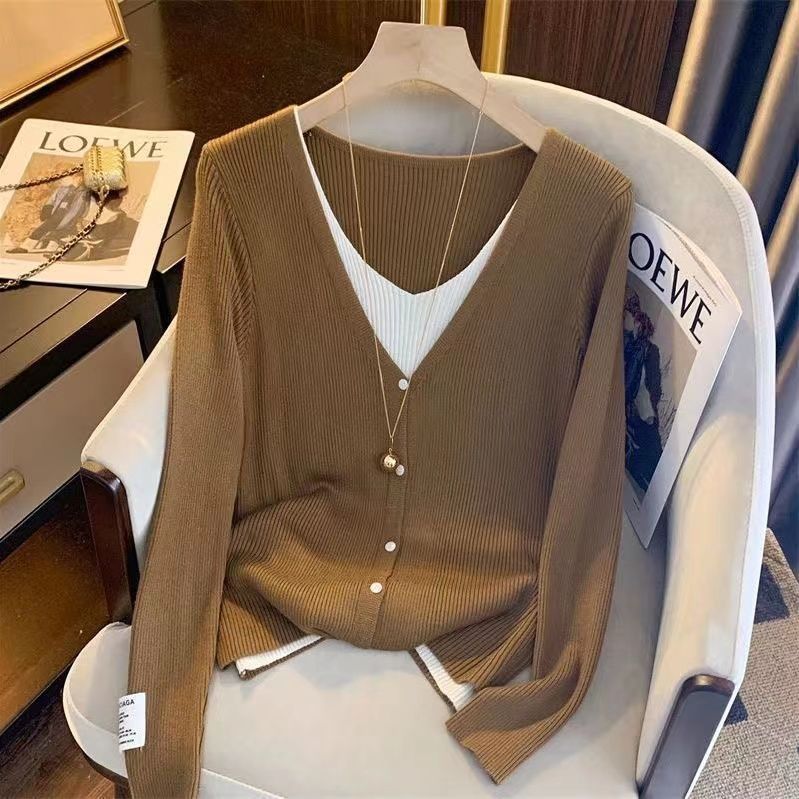 Kvinders elegante cardigan med V-hals og fine knapdetaljer Stilla