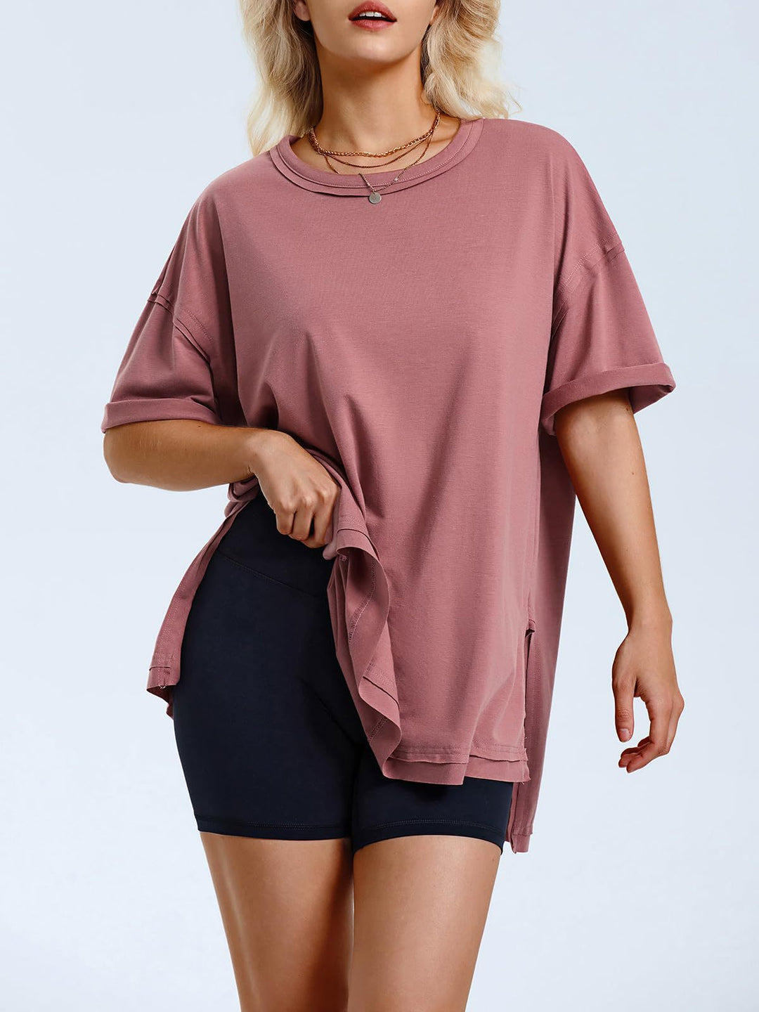 Dame afslappet oversized T-shirt med sidelommer og rund halsudskæring Stiila