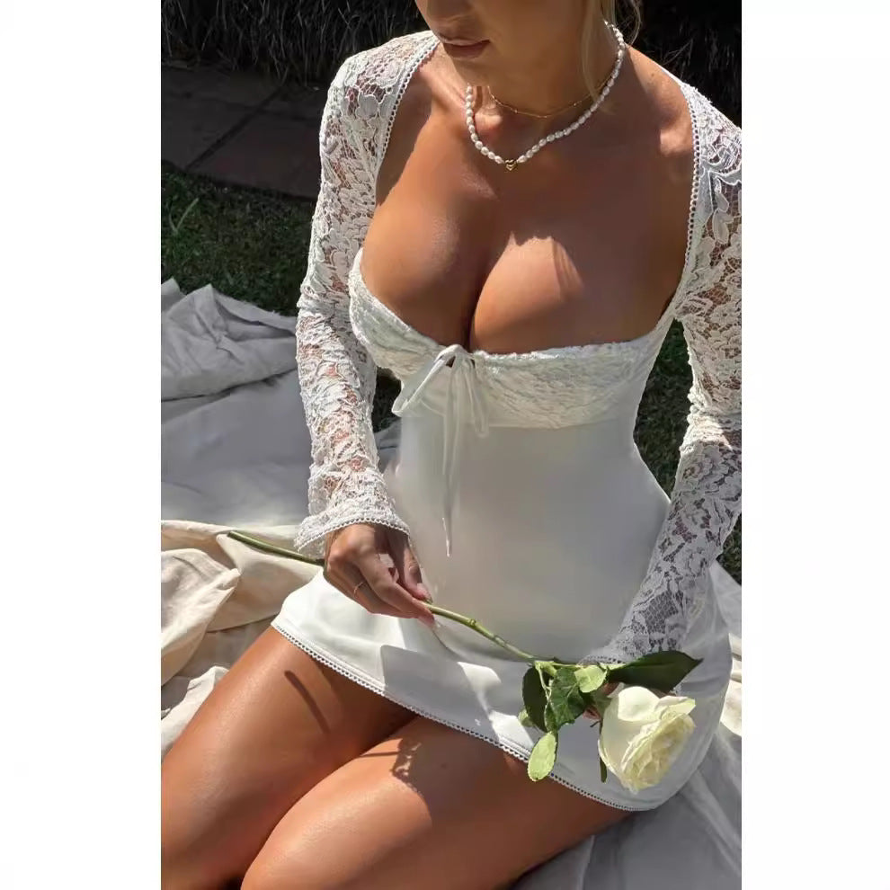 Dame Elegant Blondekjole med Dybt Udsnit og Lange Ærmer Skovae