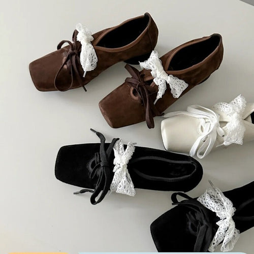 Dame Elegante Balletflade med kvadratisk tåform og snøredetalje Stilla