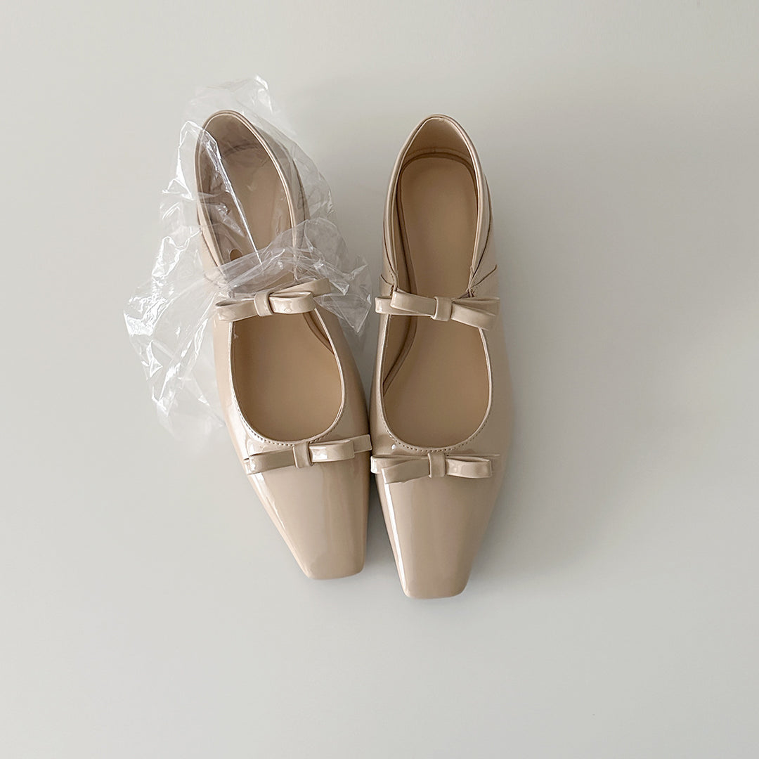 Stilfulde damers ballerina flade med firkantet tåform og dekorativ sløjfe Stilla