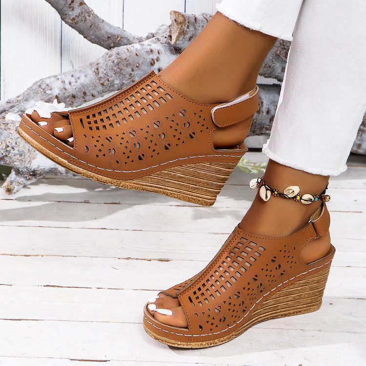 Dame Wedge-sandaler med perforeret overdel og skridsikker sål Stilla