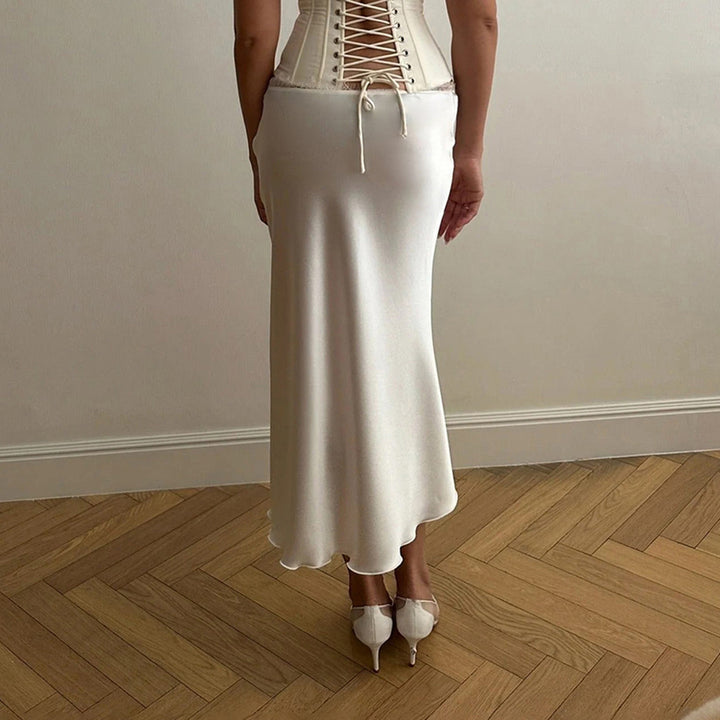 Dame elegant satinkjole med fine spidse accenter Skovae