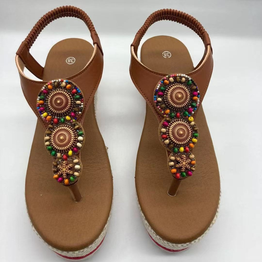Dame Wedge-sandaler med kunstnerisk perle-applikation Stilla