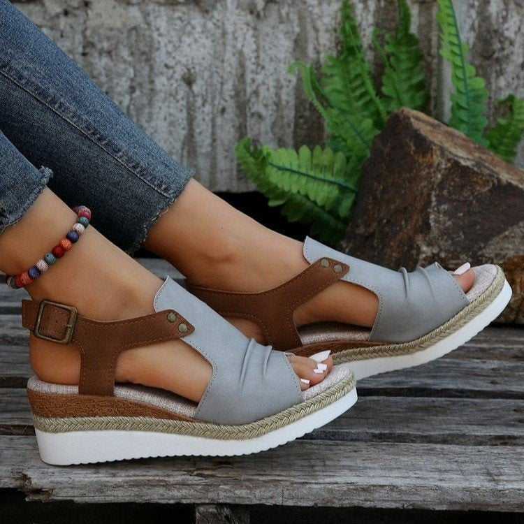 Dame Komfortable Sandaler med elegant remdesign og åndbar sål Stilla