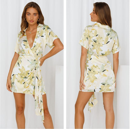 Dame Floral Wrap Mini Kjole med elegant Bindingsdetalje Stilla