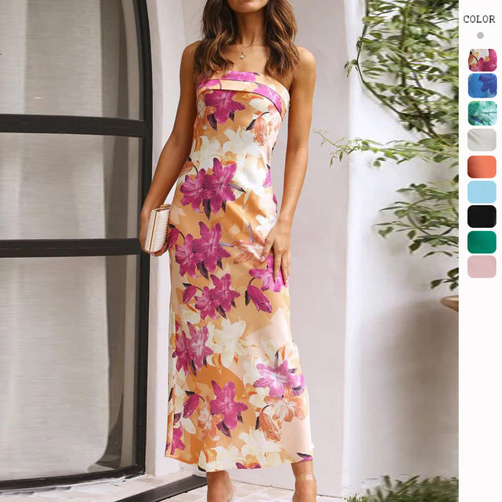 Dame Elegant aftenkjole med off-shoulder design og satinoverflade Stilla