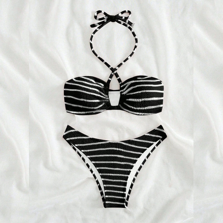 Dame bikini sæt med krydset top og høj benudskæring Stilla