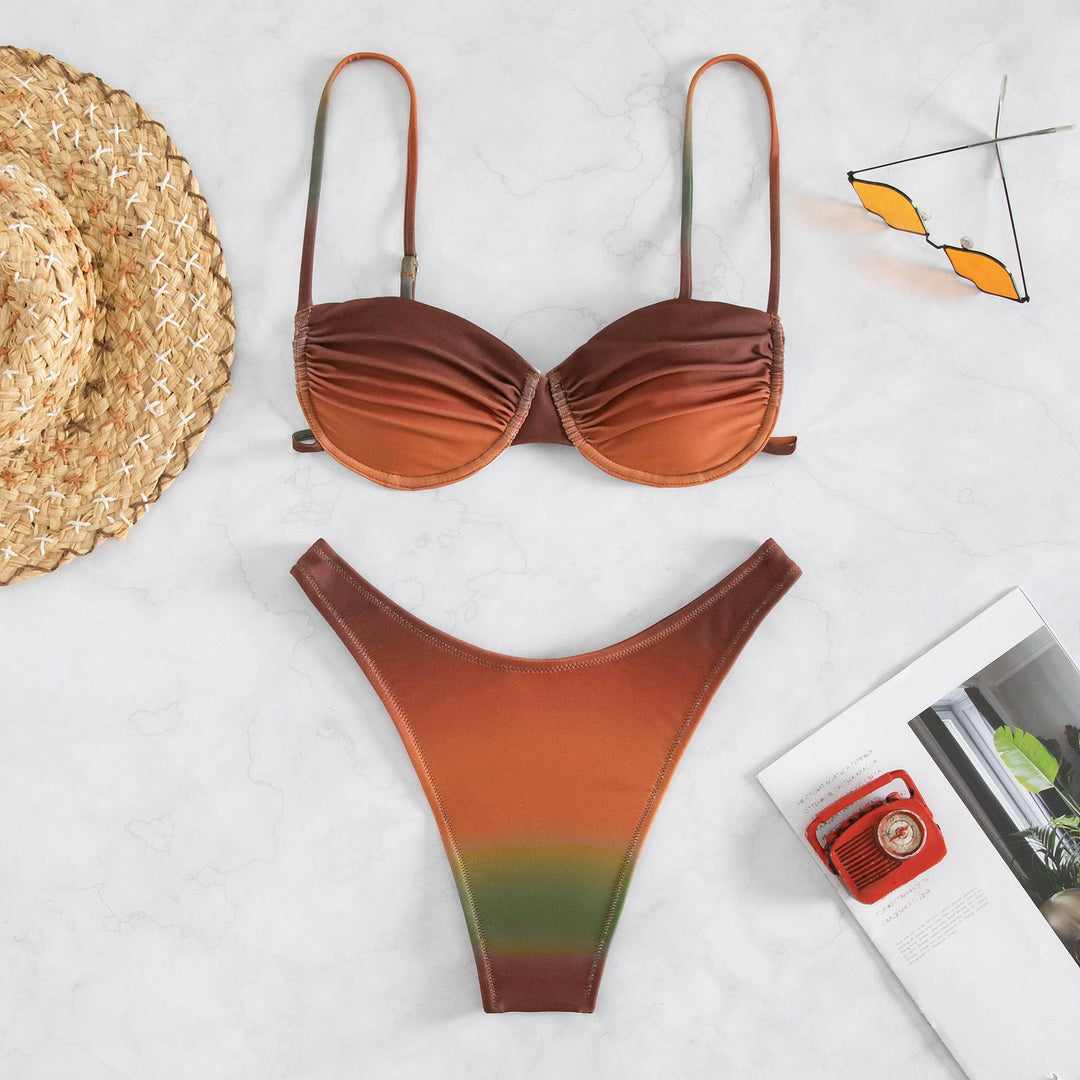 Dame bikini-sæt med spændende farvegradient og elegant push-up-overdel Stilla