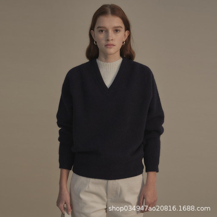 Kvinders høj kvalitet V-hals sweater lavet af blødt strik Stilla