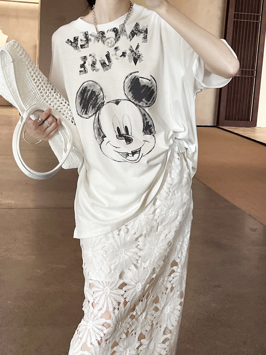 Dame T-shirt med unikt Mickey Mouse tryk og afslappet snit Stilla