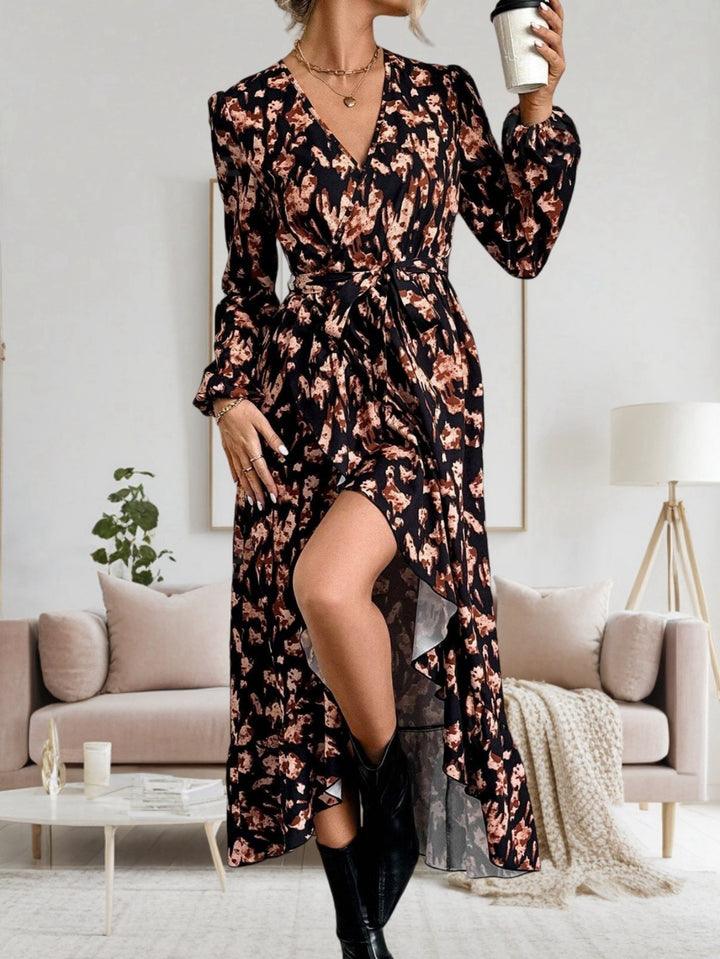 Dame maxikjole med sideløbende splitt og blomstret design Stilla