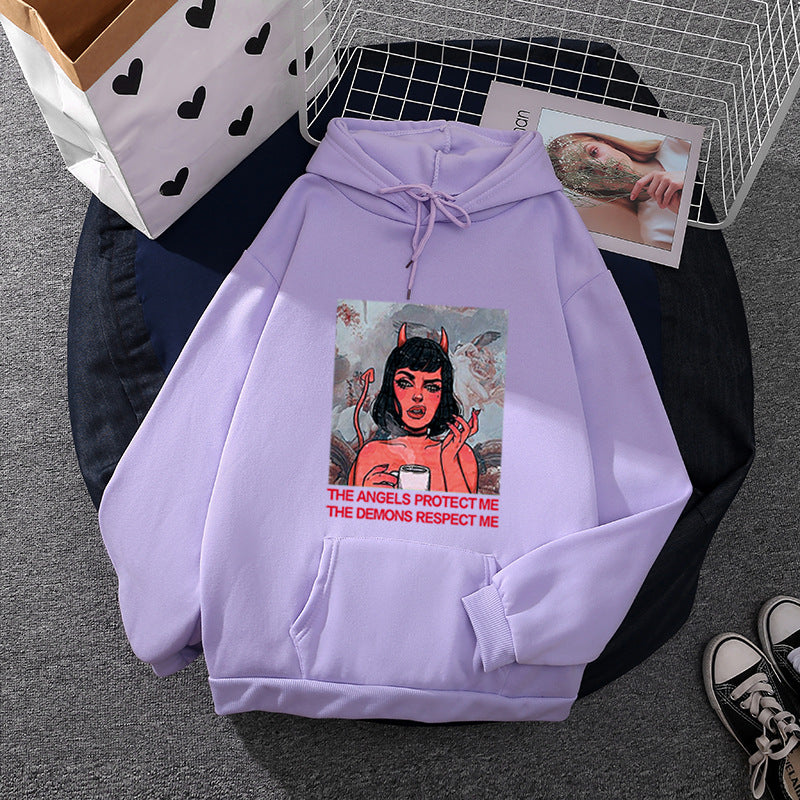 Kvindernes hoodie med kreativt grafisk print Stilla