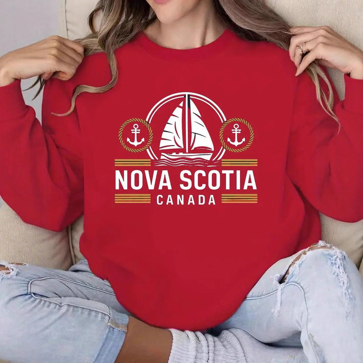 Kvinders sweatshirt med et maritimt sejl mønster og diskret Stilla bogstaver