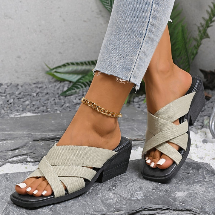 Dame Wedge-Pantoletten med elegant kryds-bånd design og skridsikker sål Stilla