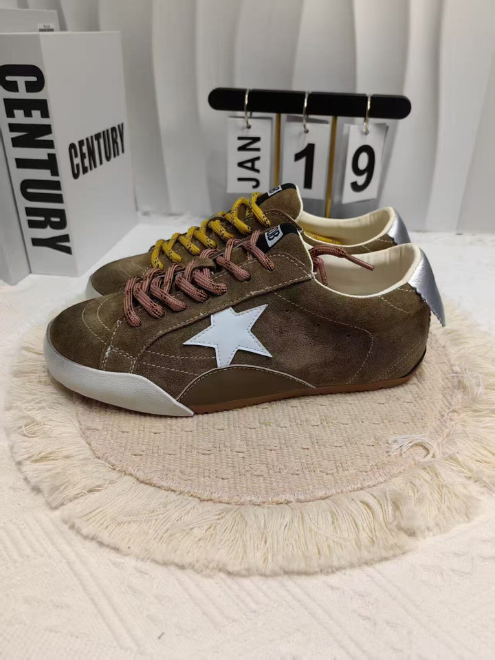 Dame Sneakers med modiske applikationer og behagelig sål Stilla