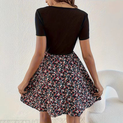 Damekjole med taljeret pasform og blomsterkjole Stilla