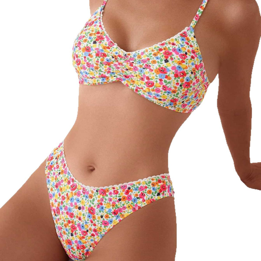 Dame Triangle-bikini med blomsterprint og fine detaljer Skovae