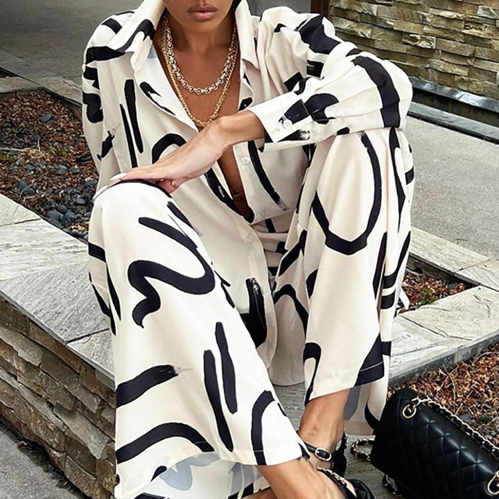 Dame stilfulde jumpsuit-sæt med moderne linjemønstre og fine materialer Stilla