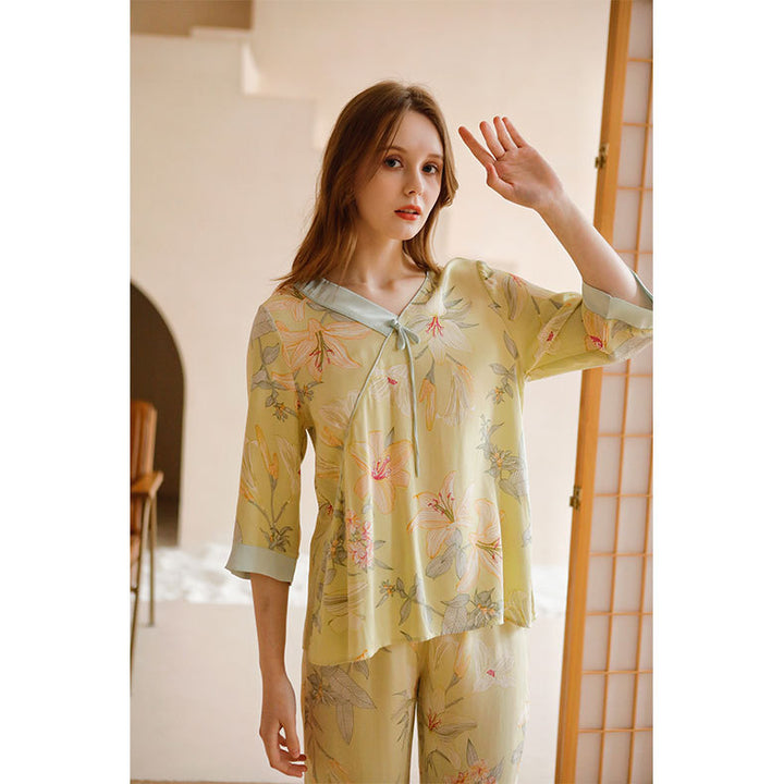 Dame Pyjama-sæt med blomsterdesign og elegant snit Stilla