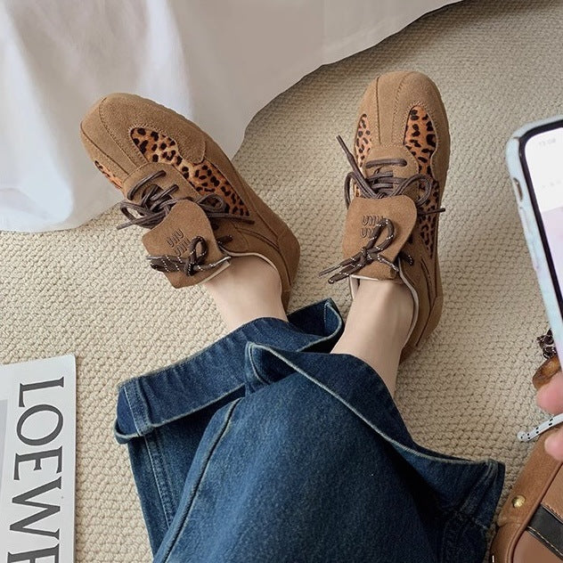 Femme Chic Suede Sneakers med Leopardmønster Stilla