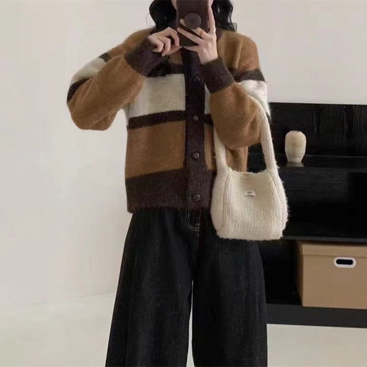 Kvinders hyggelige ternede sweater med knapper og blødt materiale Stilla