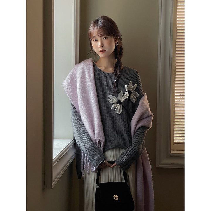 Dame sweater med blomsterbroderi og afslappet snit Stilla