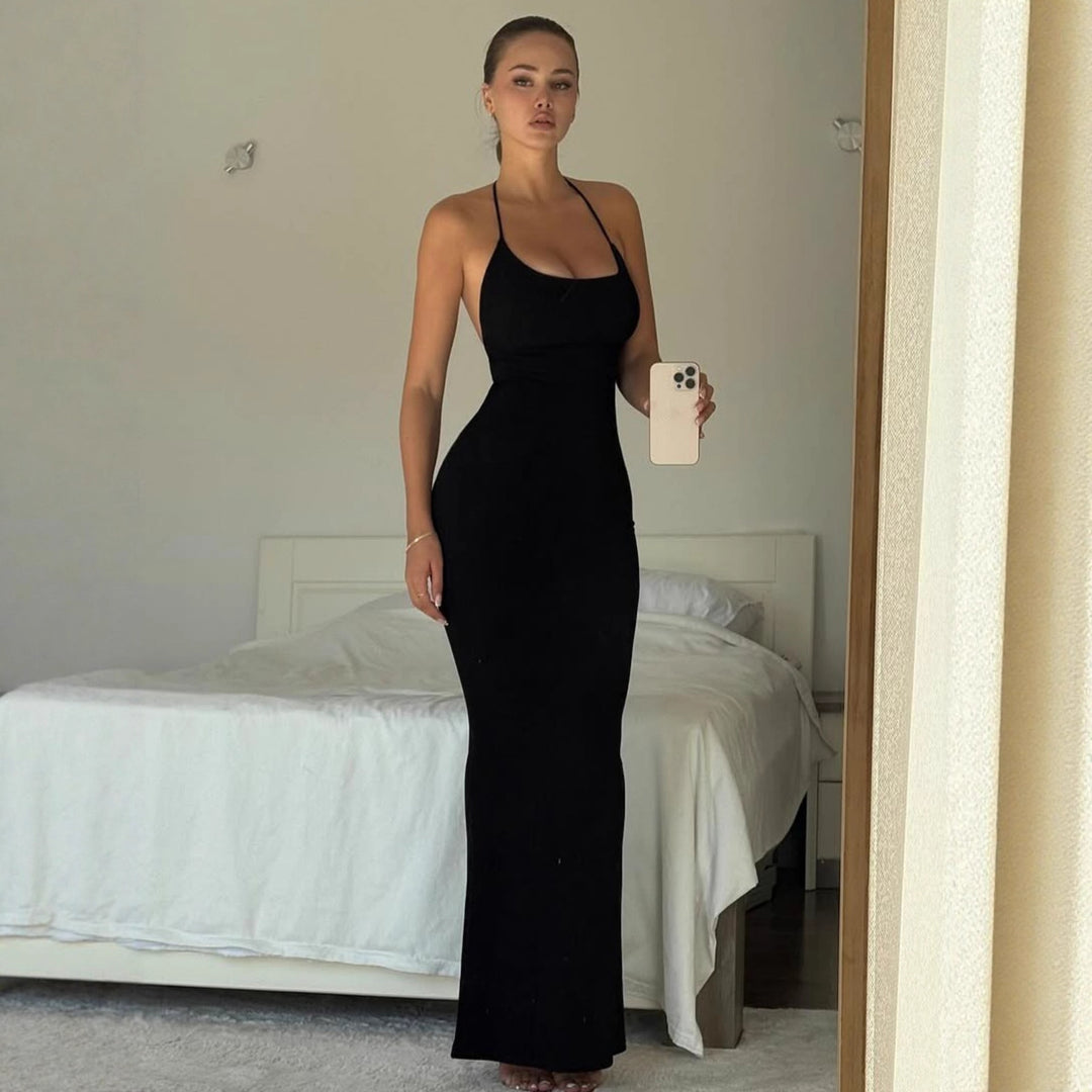 Dame elegant Maxi-kjole med smigrende snit og raffineret halterneck Skovae
