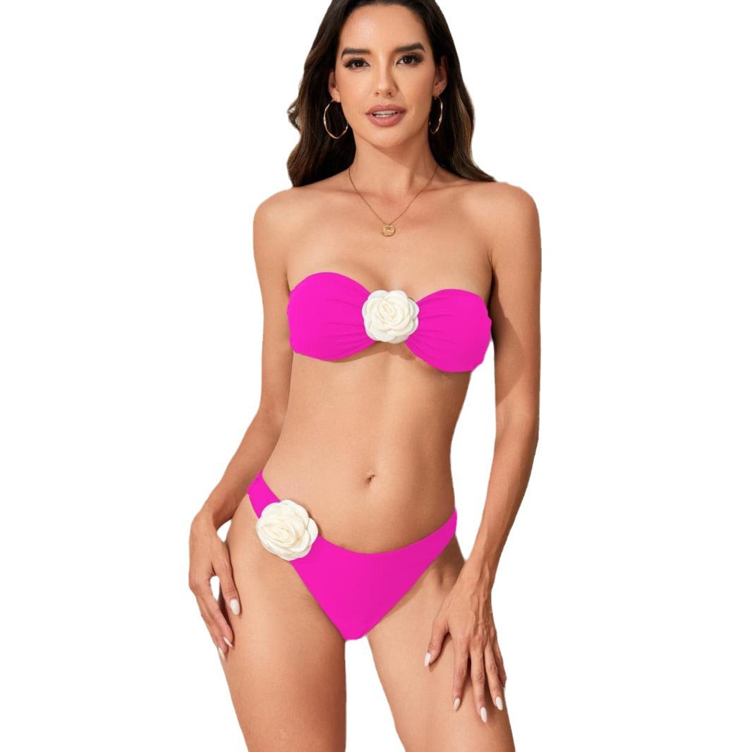 Dame bikini-sæt med blomsterdetalje og elegant design Stilla