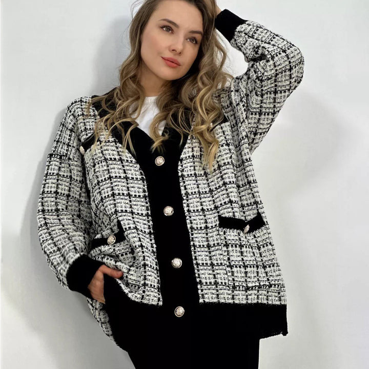 Dame mode cardigan med elegant ternet mønster og lommer Stilla