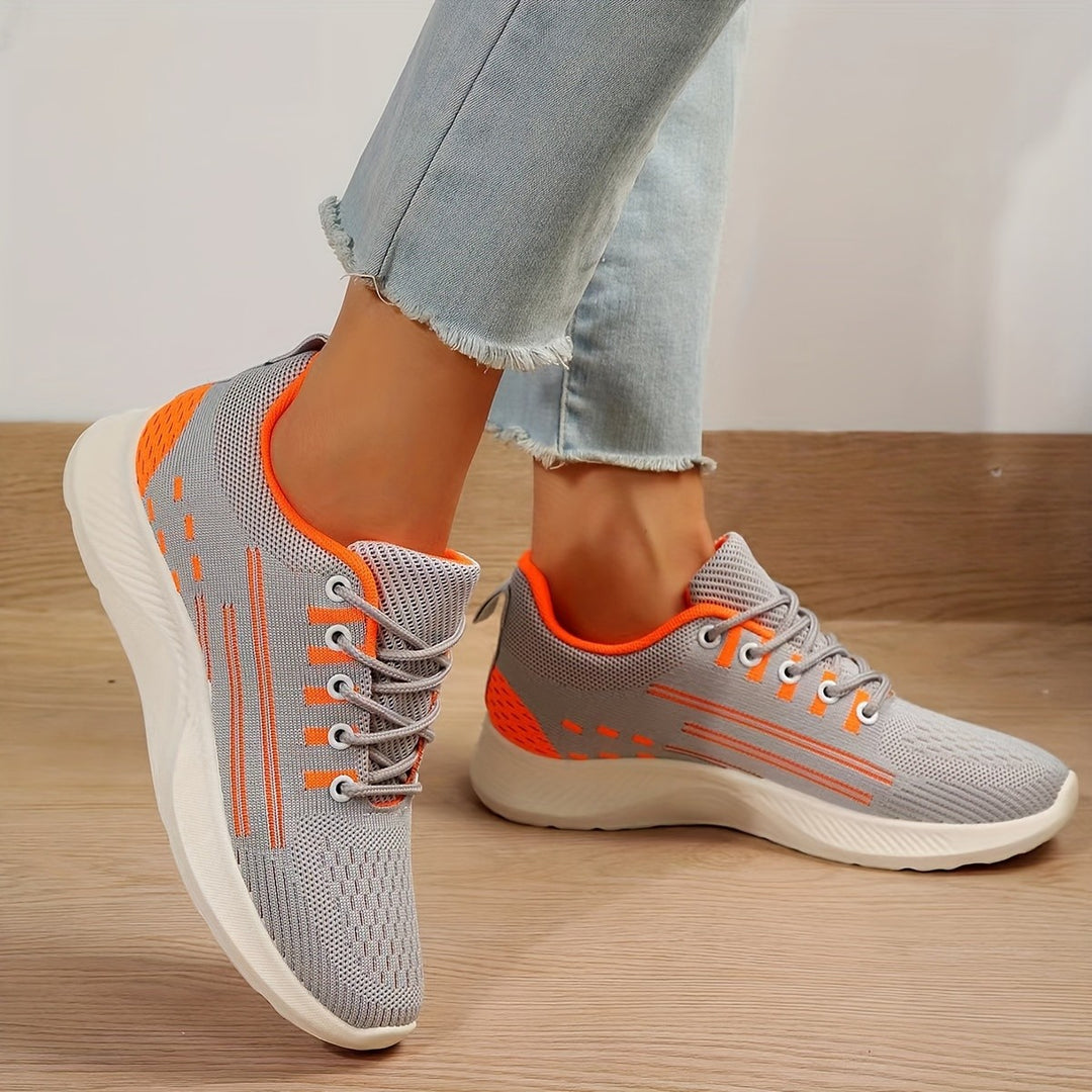 Dame Sporty Sneakers med åndbart overmateriale og skridsikker sål Stilla