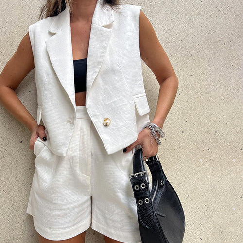 Dame sæt bestående af ærmeløs blazer og shorts Stilla