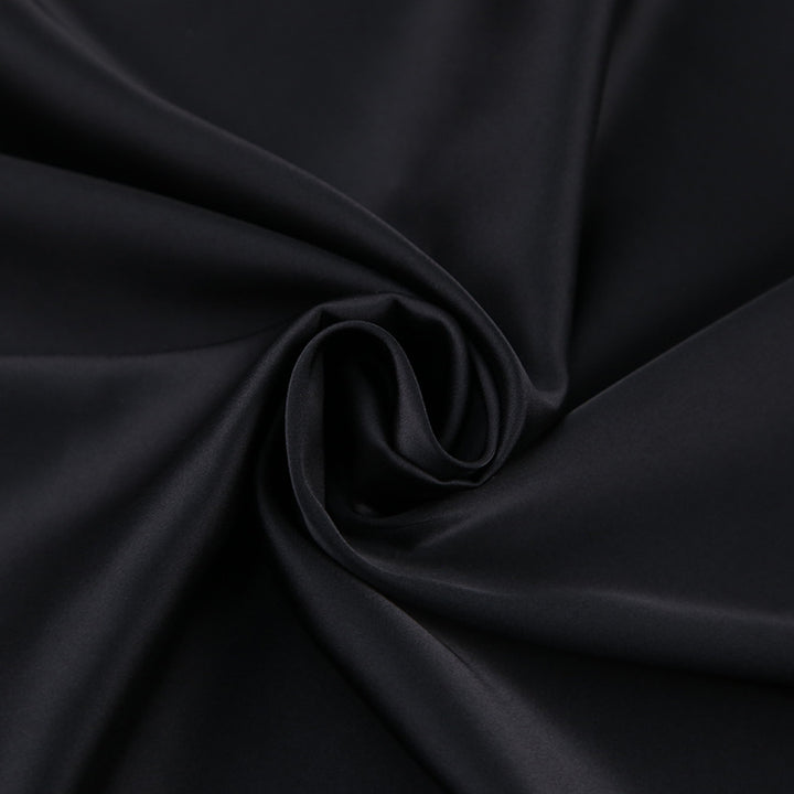 Dame maxi-kjole med elegant V-udskæring og flydende satin-finish Stilla
