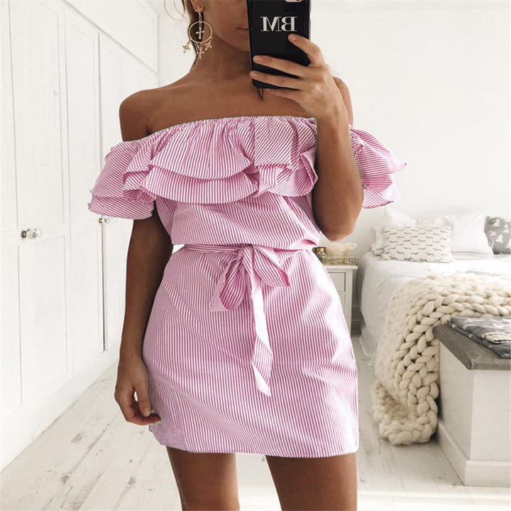 Dame Off-Shoulder Kjole med Flæser og Taljebælte Stilla