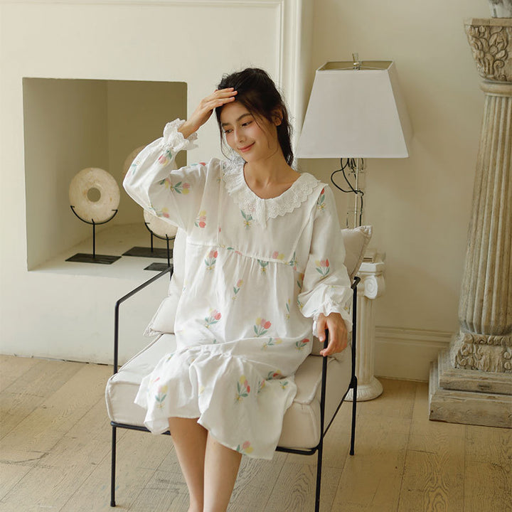 Dame natkjole med høj kvalitets blonder- og blomsterdekoration Stilla