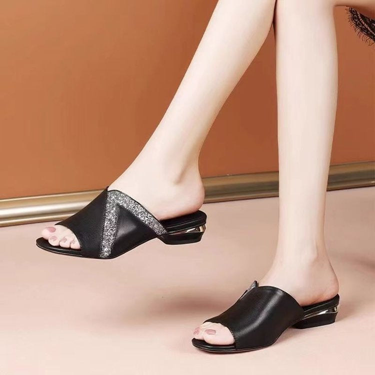 Dame elegante mules med funklerende detalje og svunget design Stilla