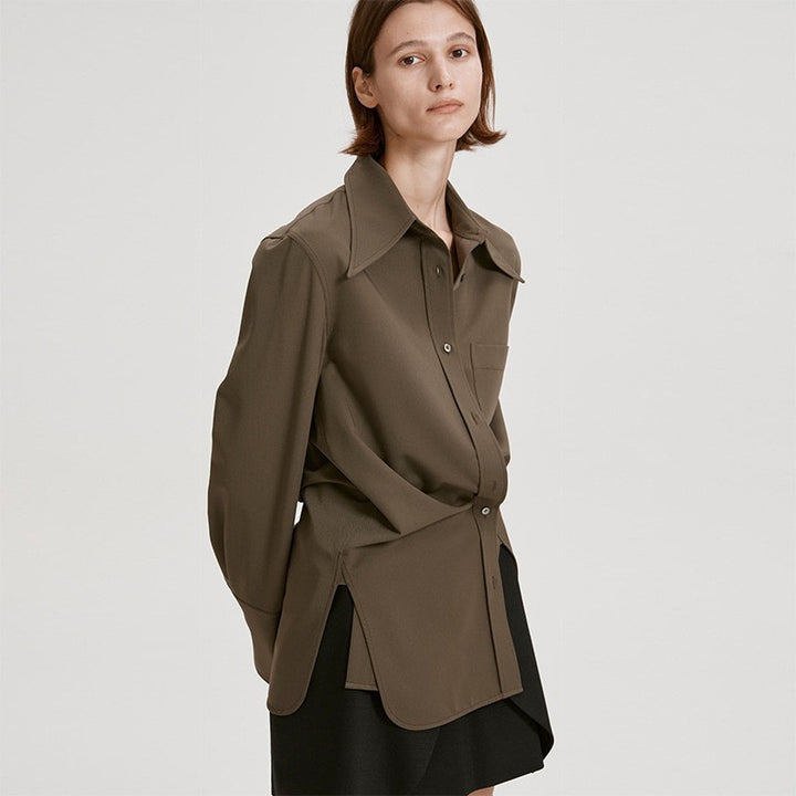 Kvinders moderne skjorte med oversized krave Stilla