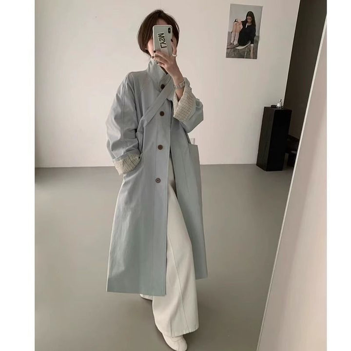 Kvindernes elegante trenchcoat med knapdetaljer og oversized snit Stilla