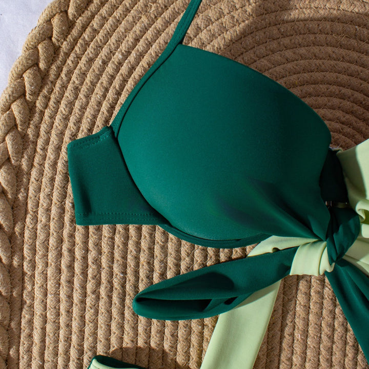 Dame-bikini med innovativt indpakningsdesign Skovae