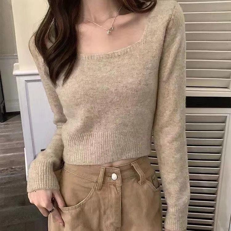 Kvinders elegante korte sweater med firkantet halsudskæring og fin strik tekstur Stilla