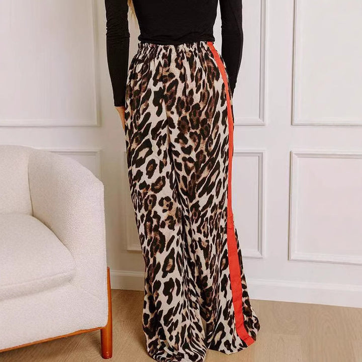 Dame afslappet bred buks med leopardmønster og kontraststriber Stiila