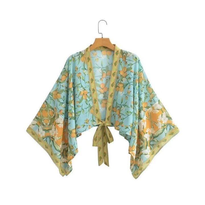 Dame kimono-jakke med blomsterdesign og lette ærmer Stilla
